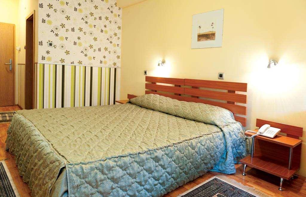 Leonardo Hotel Skopie Habitación foto